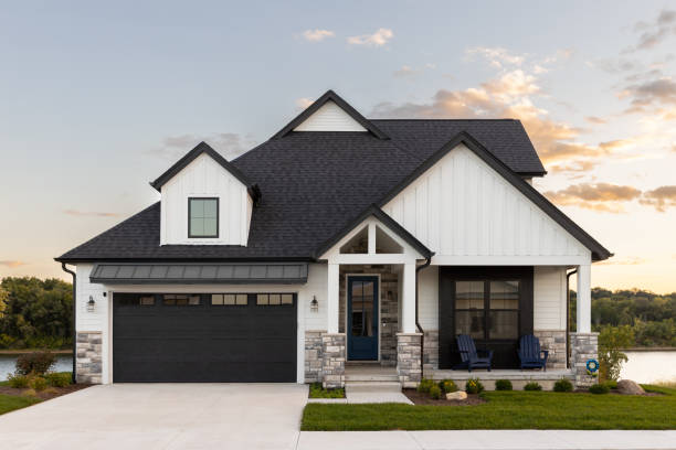 Best Roof Moss and Algae Removal  in Riverside, IL